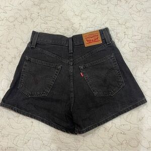 Levi’s High Wasted Mom Shorts! Never worn, size 25, black denim.